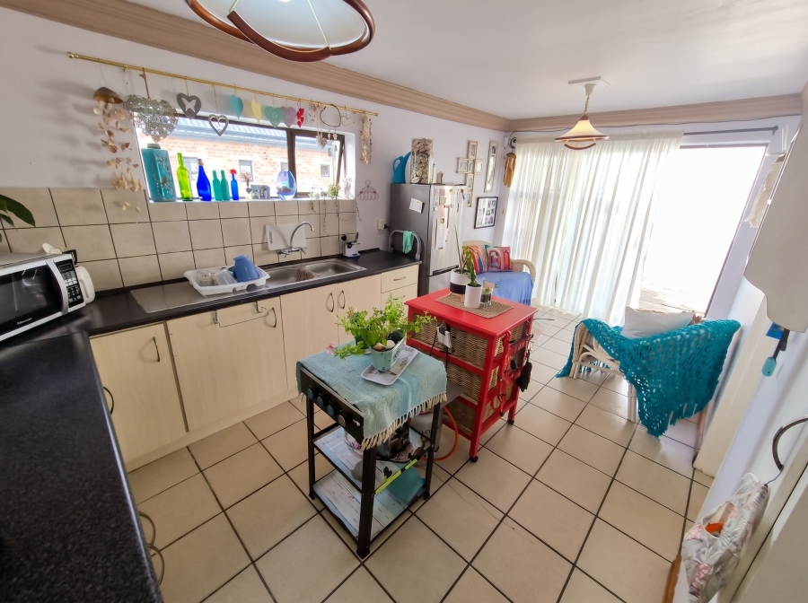 6 Bedroom Property for Sale in Struisbaai Western Cape